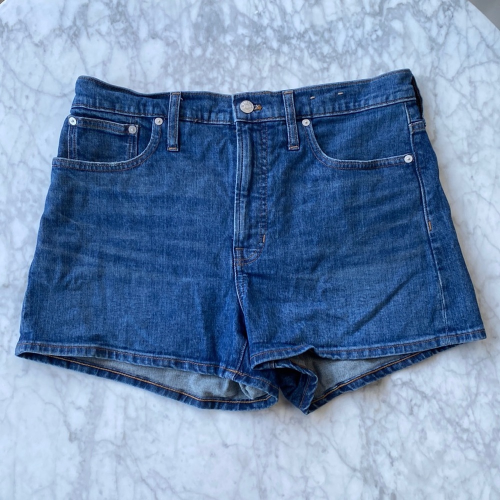 Sold Out Online! Madewell Size 30 - 	
The Perfect Jean Short in Corson Wash